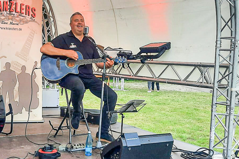 Hubertus Kahl, Musik, Musiker, Akkustische Gitarre, Kahl Music, Solomusiker, Singer-Songwriter, Vocal & Guitar